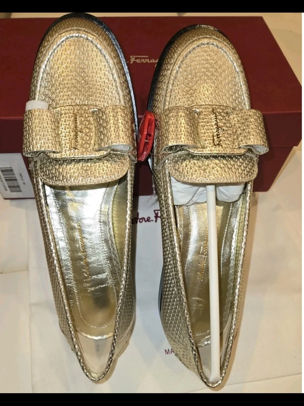Salvatore Ferragamo Metallic Gold Bow Loafer - Picture 2 of 12